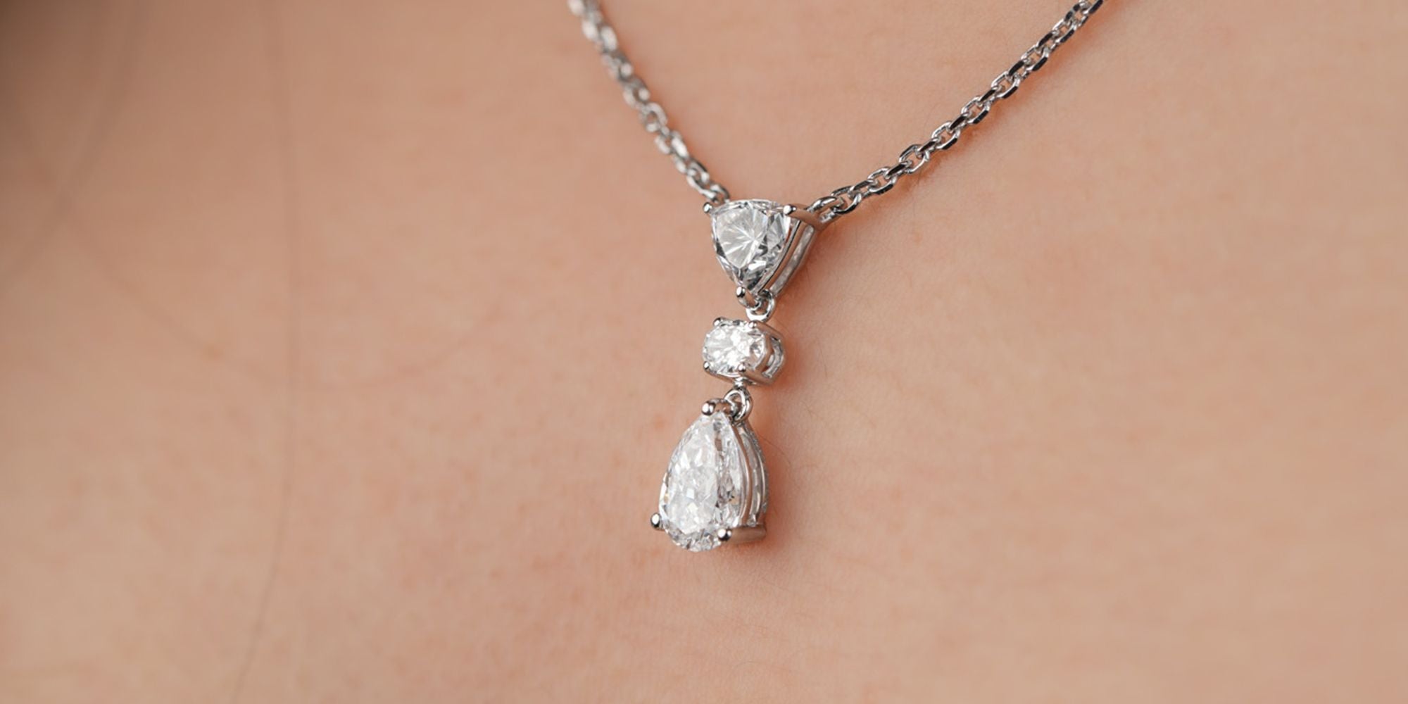 Exploring the Beauty of Lab Grown Diamond Pendant Designs