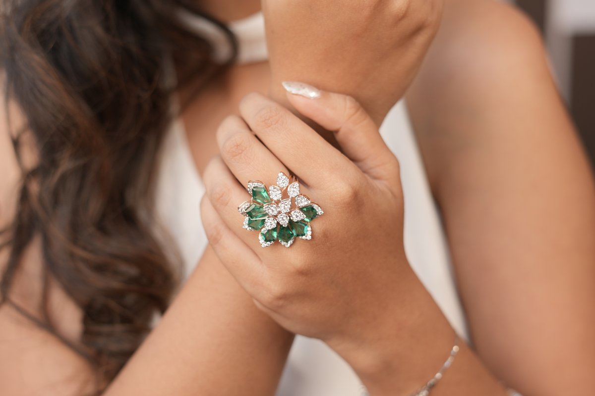 How to find your ring size — lab grown diamond ring by Blu Diamonds